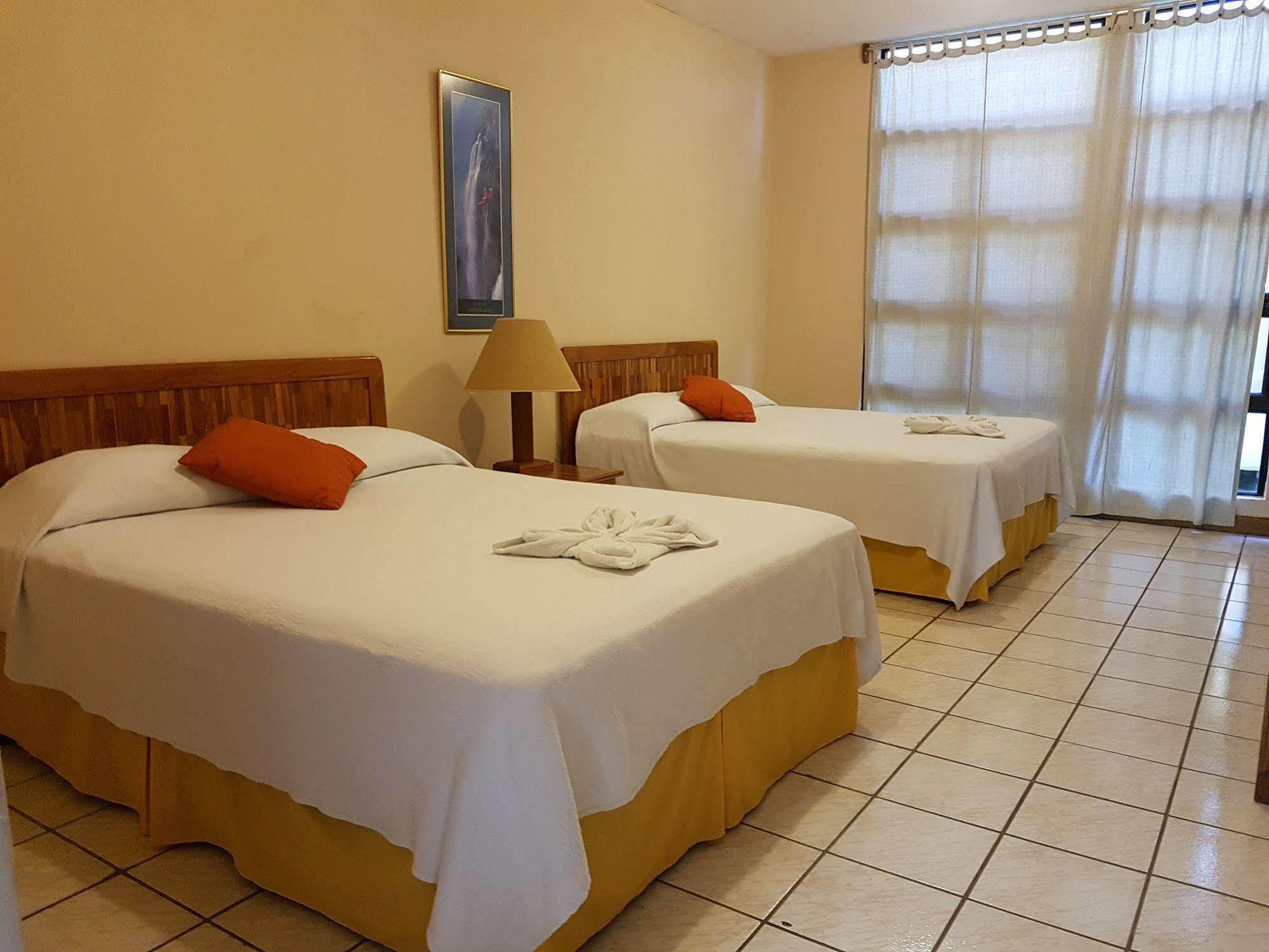 Banana Palms Hotel Ріо-Дульсе Екстер'єр фото